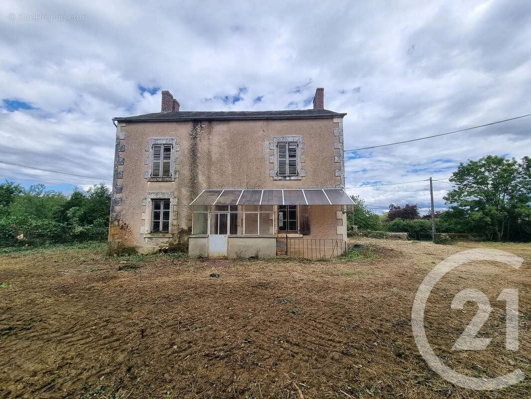 Maison à CORVOL-D'EMBERNARD