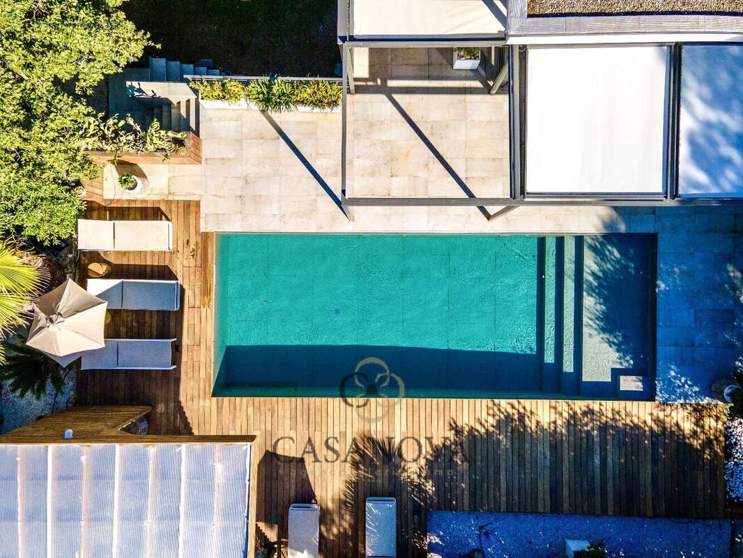 Maison à SAINT-CLEMENT-DE-RIVIERE