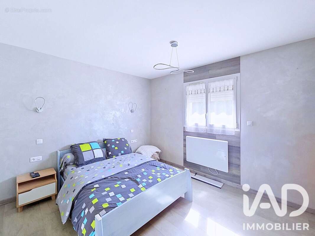 Maison 130 m² à Croix-Mare  - photo 9