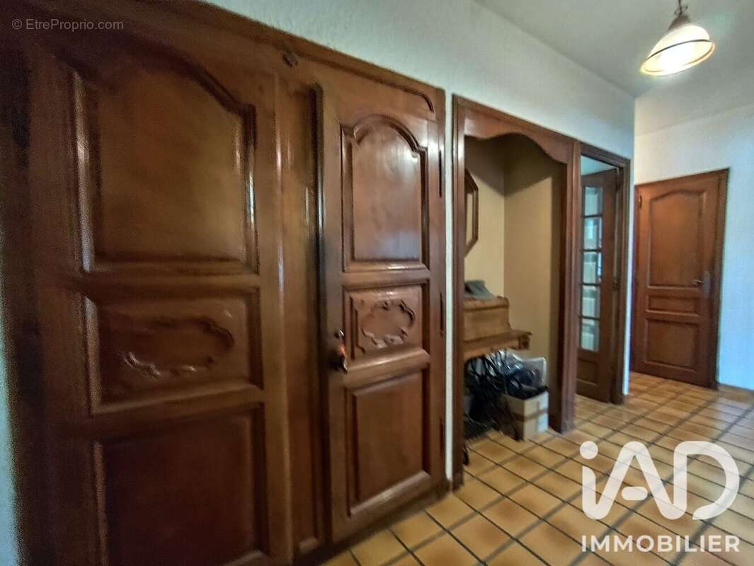 Maison 147 m² à Montrond-Les-Bains  - photo 3