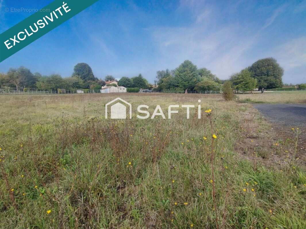 Photo 2 - Terrain à VILLETOUREIX