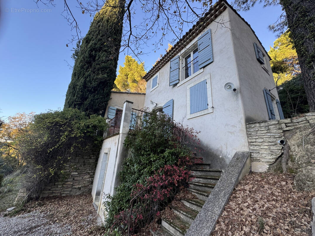 Maison à MENERBES