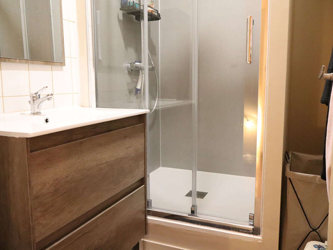 Maison à SAINT-GEORGES-DE-ROUELLEY