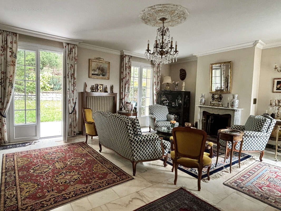 Maison à VERNEUIL-EN-HALATTE