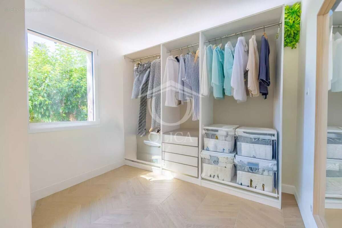 Appartement à VILLENEUVE-LOUBET