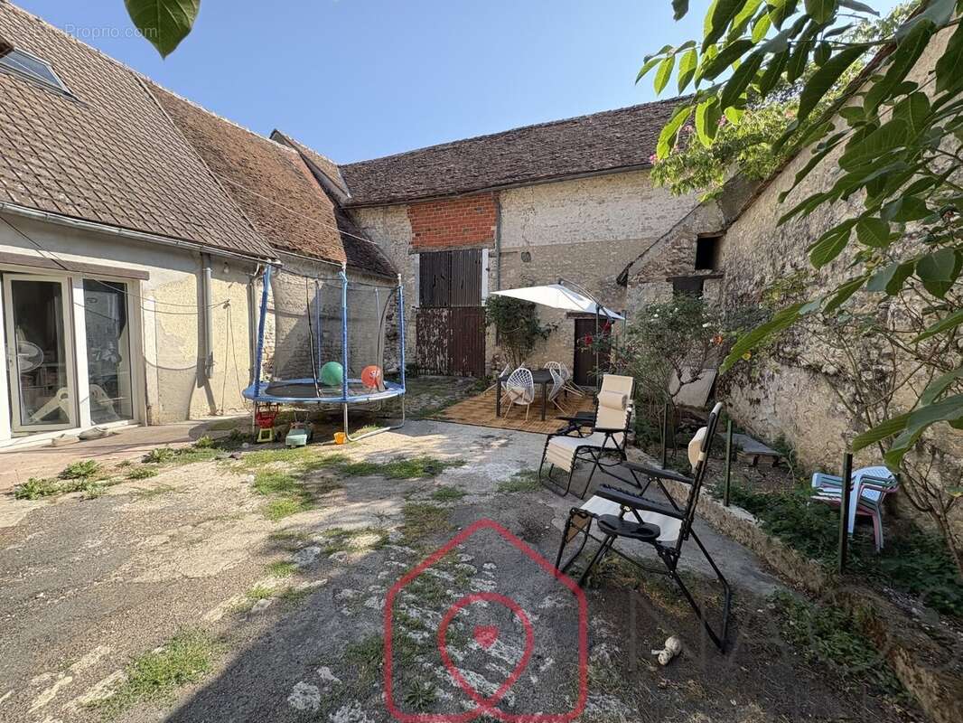 Maison en pierres rénovée de 125 m² - photo 11