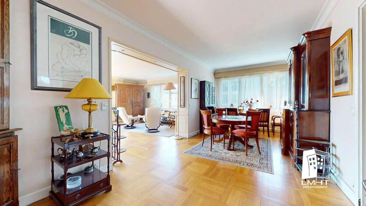 Appartement à VILLE-D&#039;AVRAY