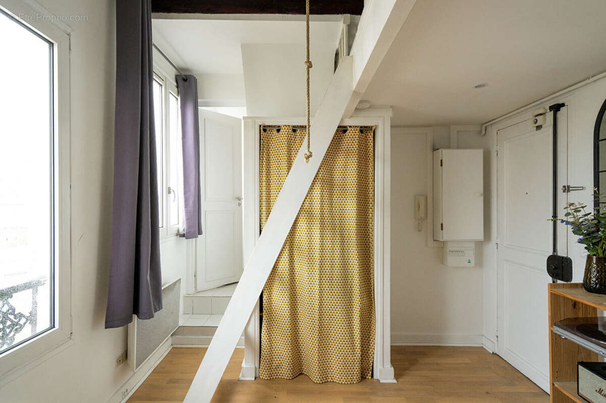 Appartement à PARIS-19E