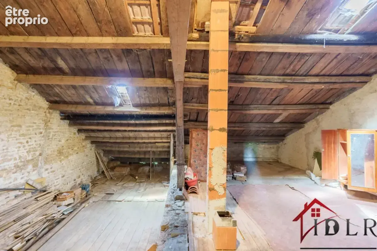 RARE   Maison de Village avec Vue et Potentiel à Coiffy-le- - photo 12