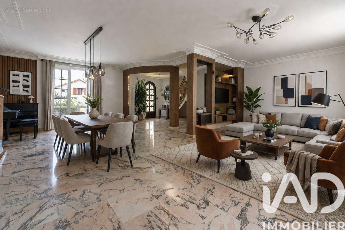 Photo 4 - Maison à BRON