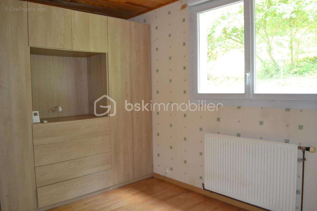 En exclusivité À vendre : Maison élevée sur sous-sol dans un quartier calme - photo 10