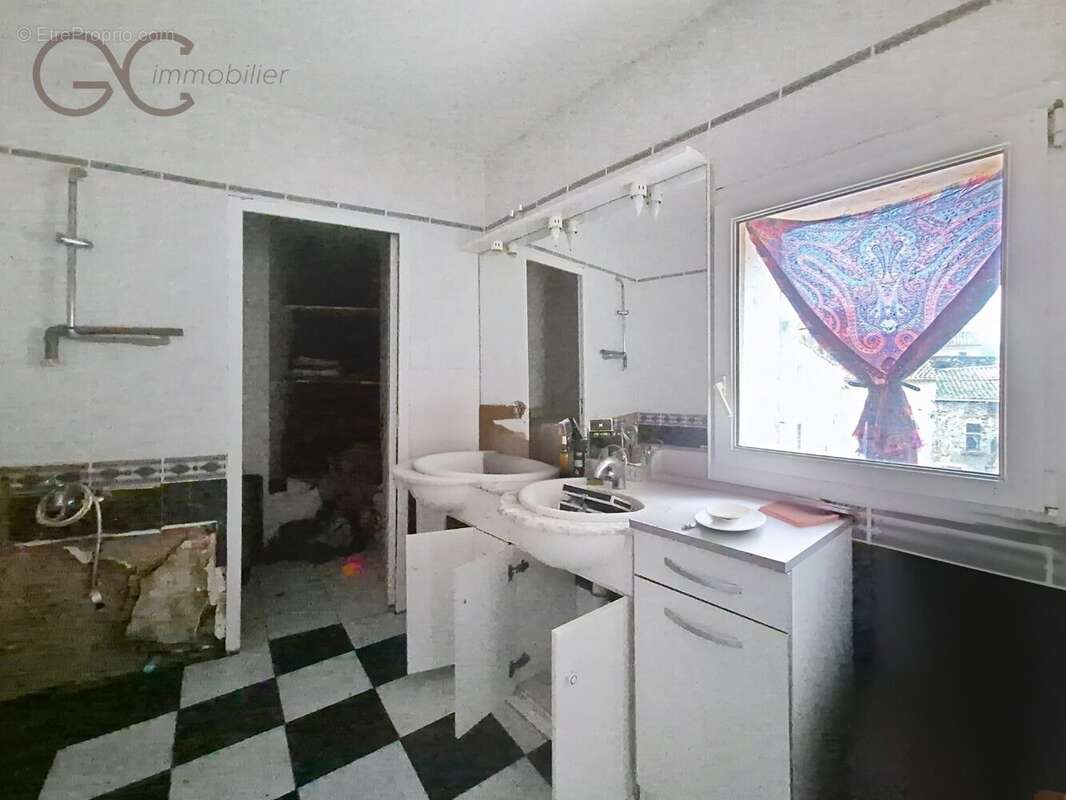 Maison à SAINT-CHINIAN