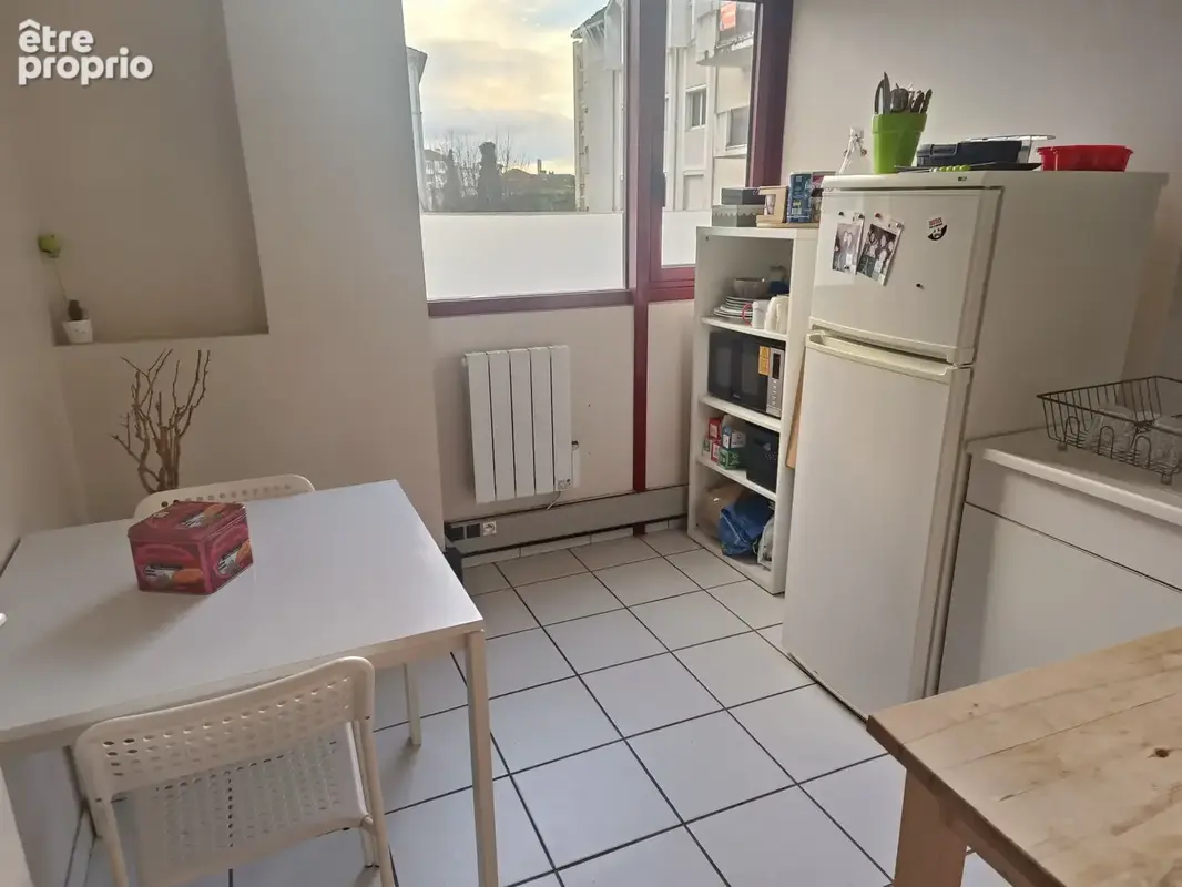 PEAGE DE ROUSSILLON, proche centre Bureaux 81m2  1er étage avec ascenseur, place parking privative - photo 6