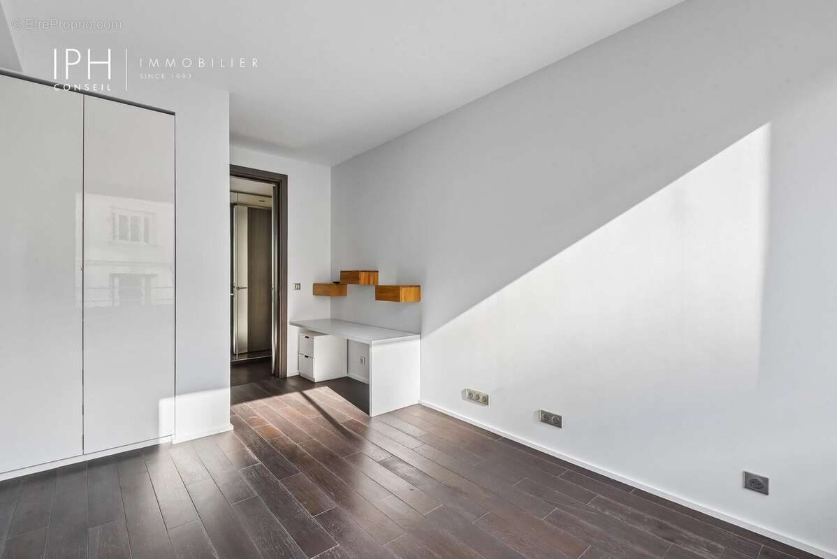 Appartement rénové, lumineux et proche commodités - photo 14