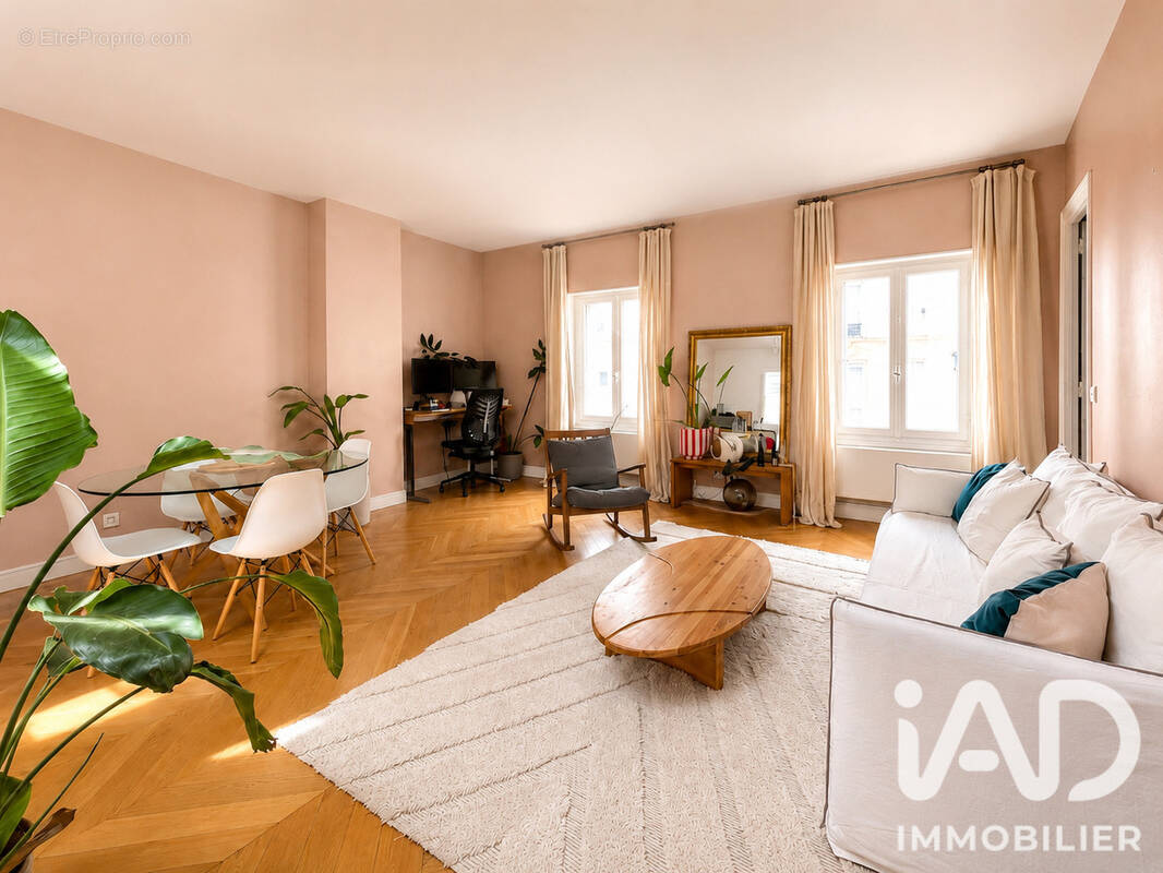 Photo 1 - Appartement à PARIS-17E