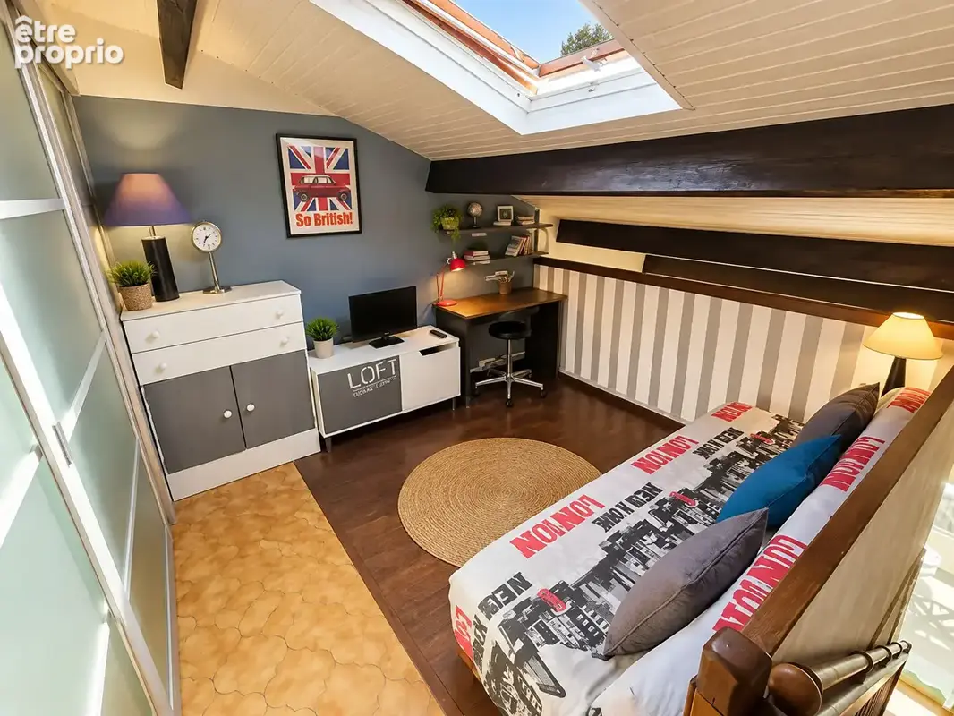 ** Dernier Etage  ** VUE MER ** Ascenseur ** APPARTEMENT 2 Pièces Duplex ** (83430) SAINT MANDRIER SUR MER **e(s) 38.59 m2 - photo 4