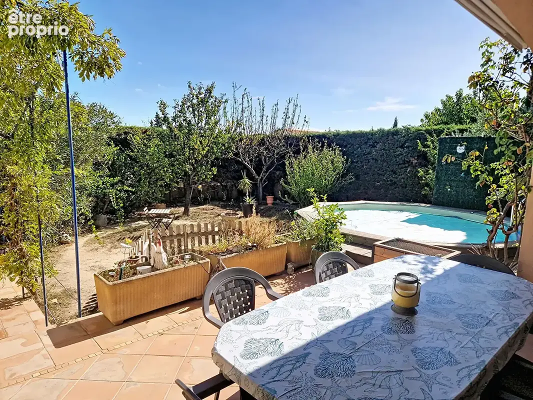 Maison Villeneuve Les Avignon 5 pièce(s) 150 m2 plus garage sur 521 m² de terrain avec piscine hors-sol - photo 12