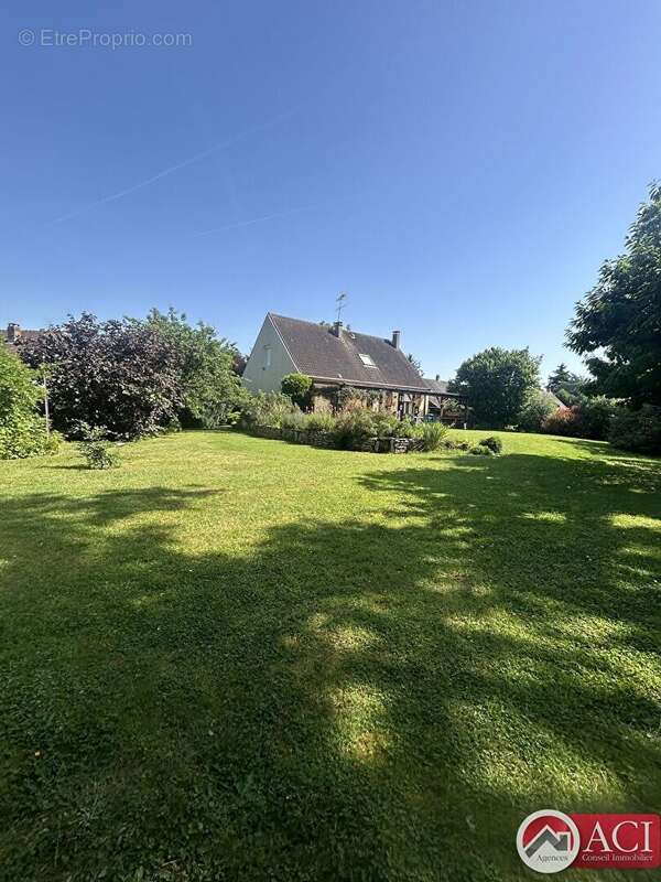Maison 7 pièces à Ully-saint-georges (60730) - photo 2