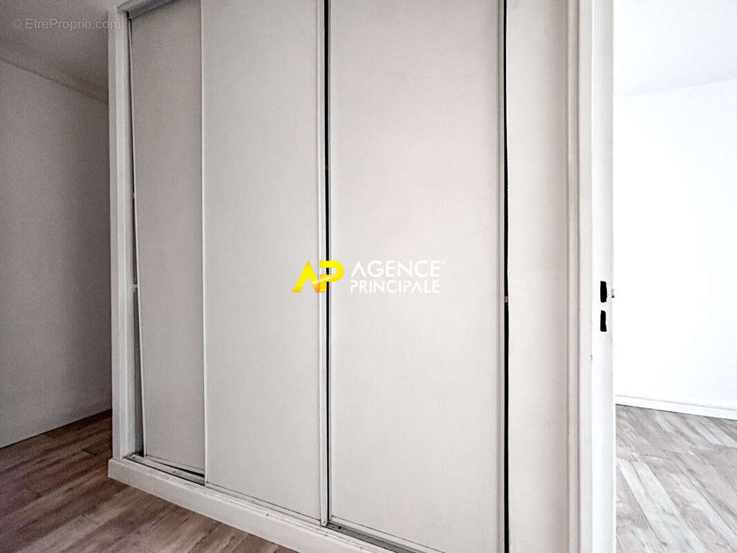 Appartement à SARTROUVILLE