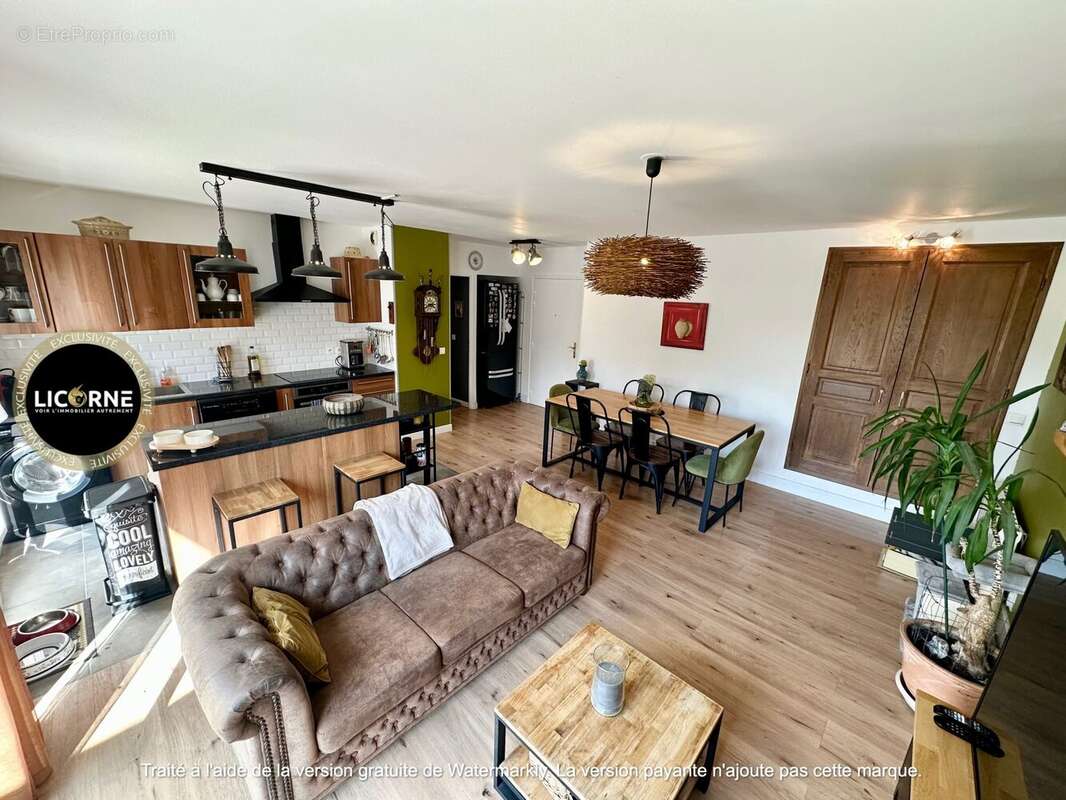 Appartement à LE PUY-SAINTE-REPARADE