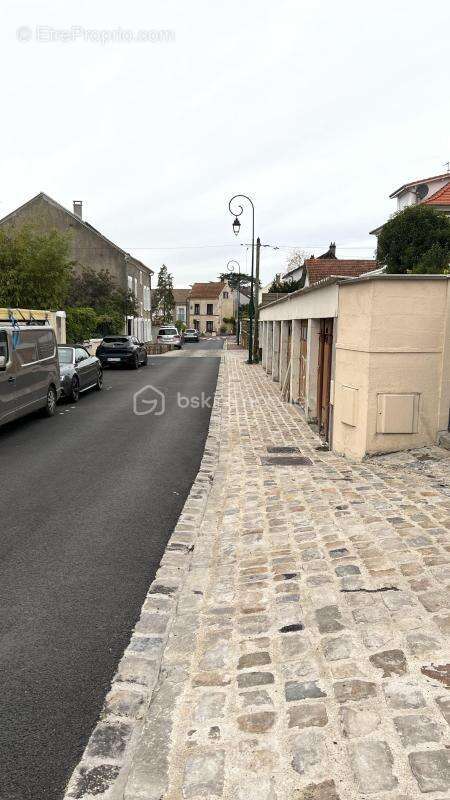 Parking à SUCY-EN-BRIE