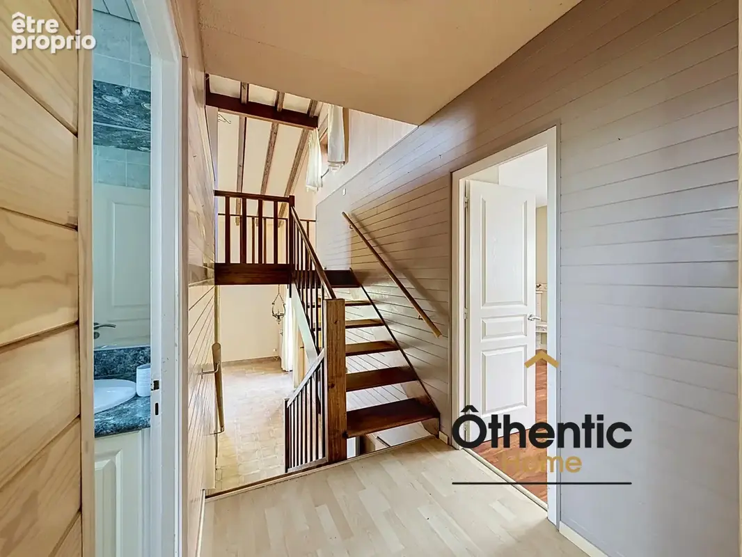 RARE MEYRIÉ   Maison avec séjour cathédrale, 3 chambres possible 4, mezzanine et terrain de 1 031 m2 - photo 10