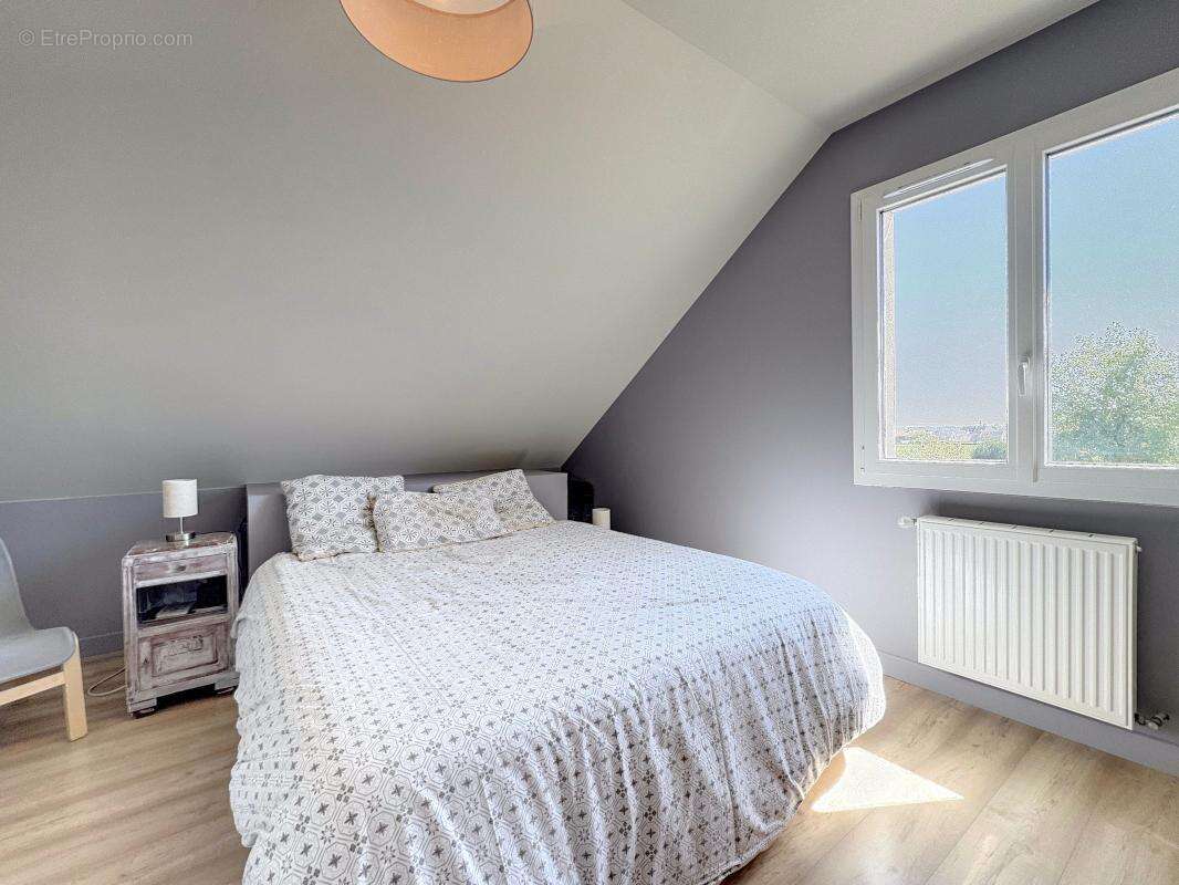 À vendre – Gevrey-Chambertin  Maison familiale entièrement rénovée de 182 m² 5 chambres - photo 13