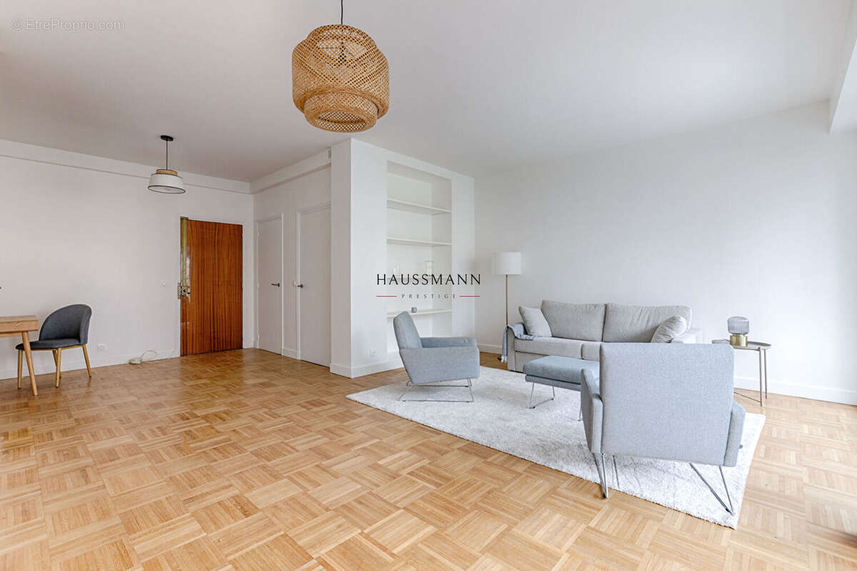 Appartement à NEUILLY-SUR-SEINE