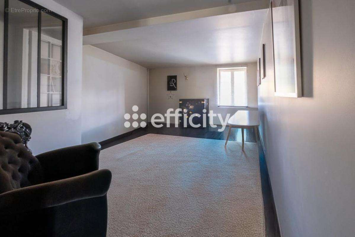 Maison 181 m² à Bussieres  - photo 10
