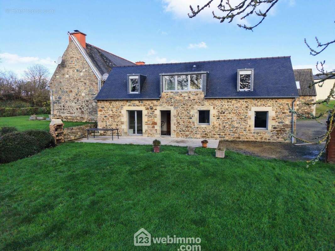 Gîte trois chambres terrasse au sud - Maison à PLOUGRESCANT