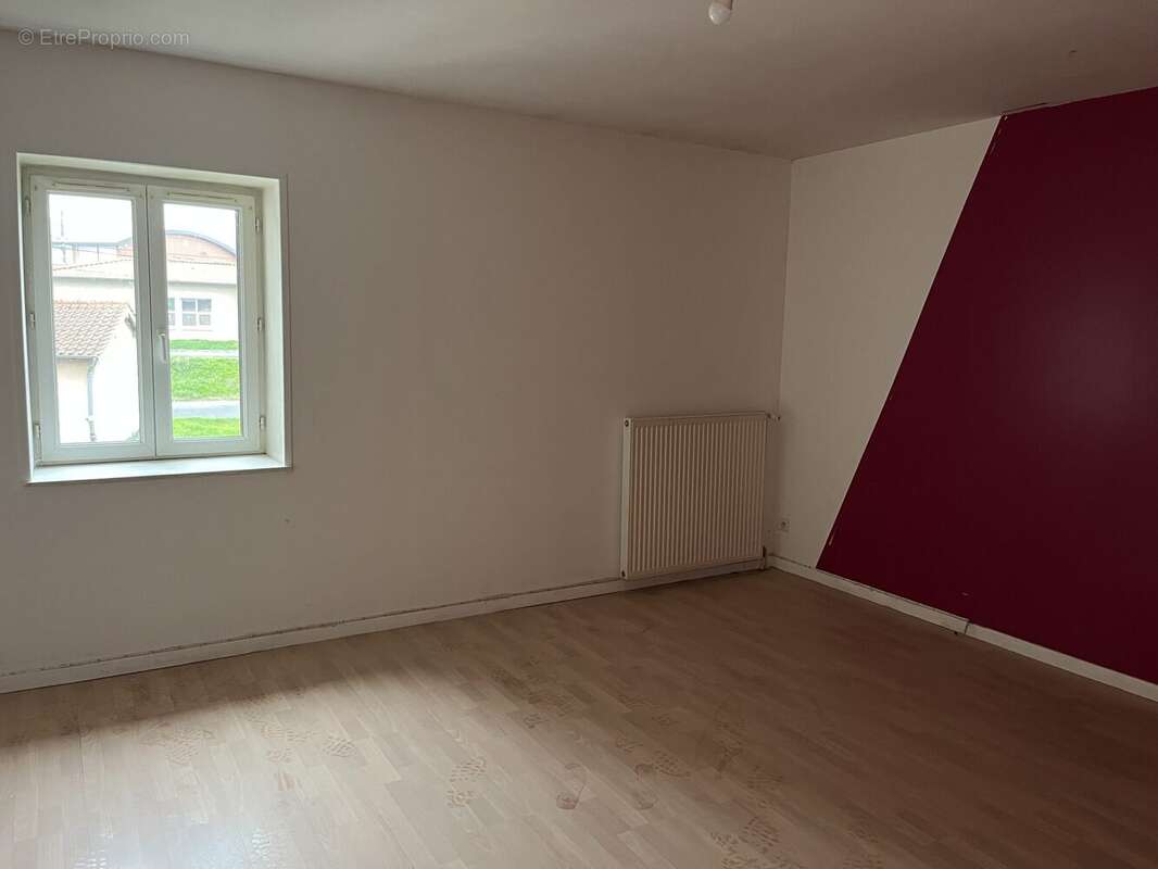 Maison à SAINT-ETIENNE-DES-OULLIERES