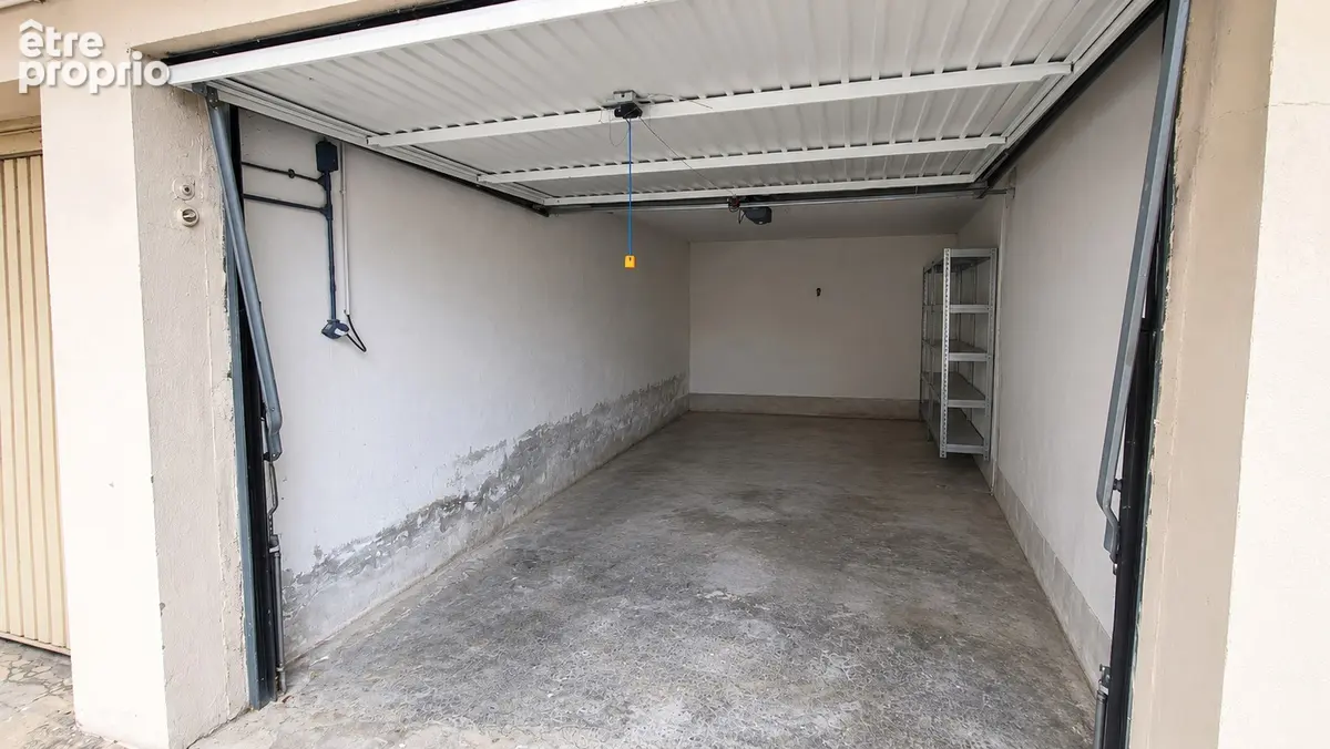 FRONT DE MER JUAN-LES-PINS - Appartement d'angle 3 pièces 71 m2 - Garage plain pied - photo 9