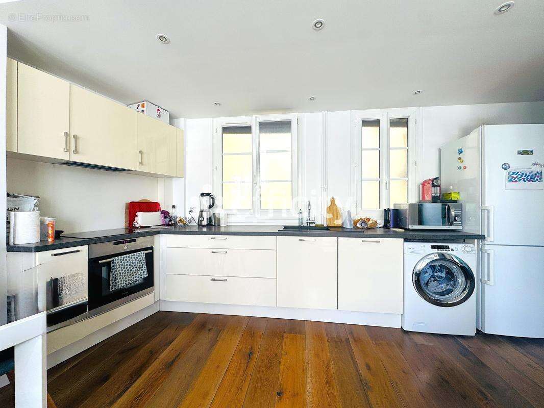 Appartement à PARIS-12E