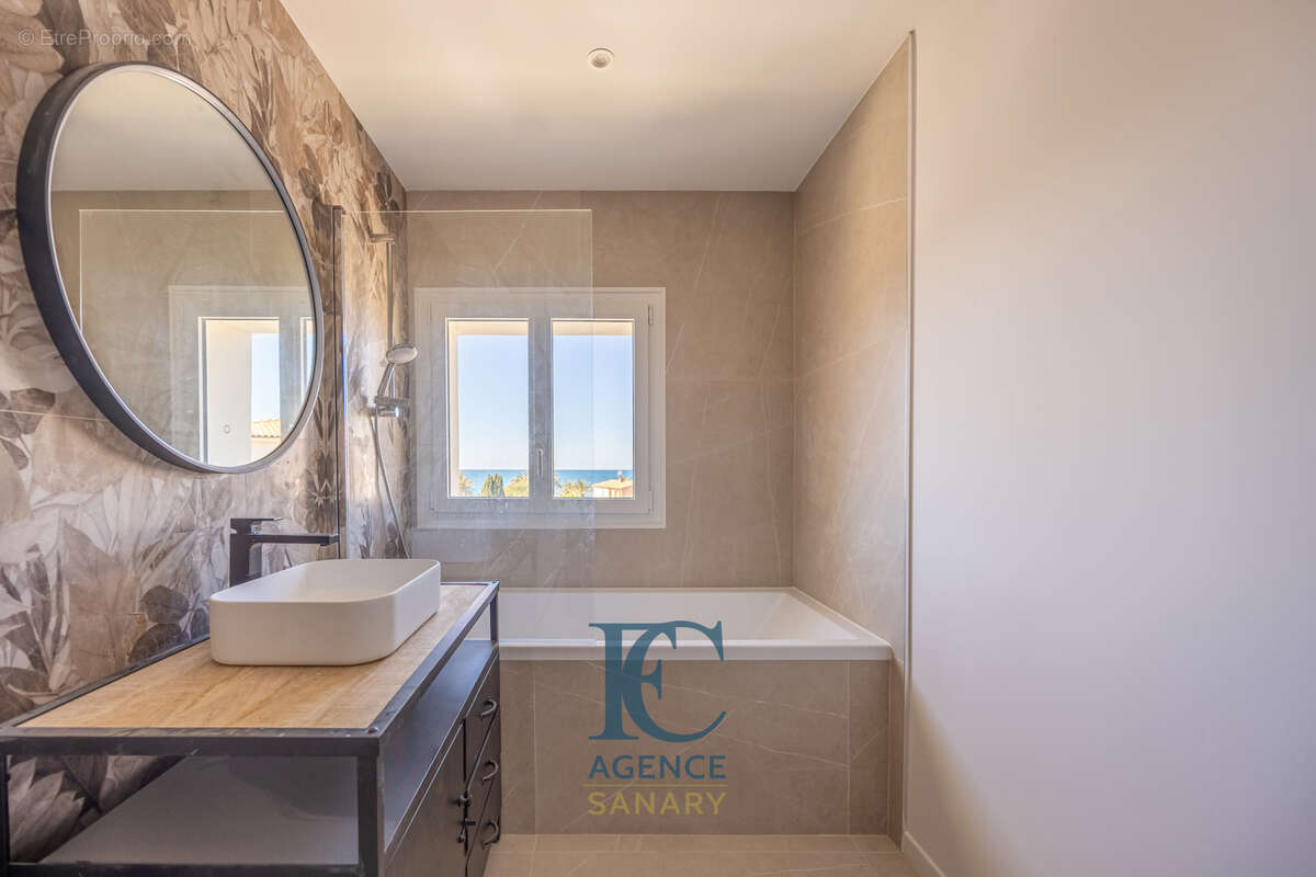 Appartement à SANARY-SUR-MER