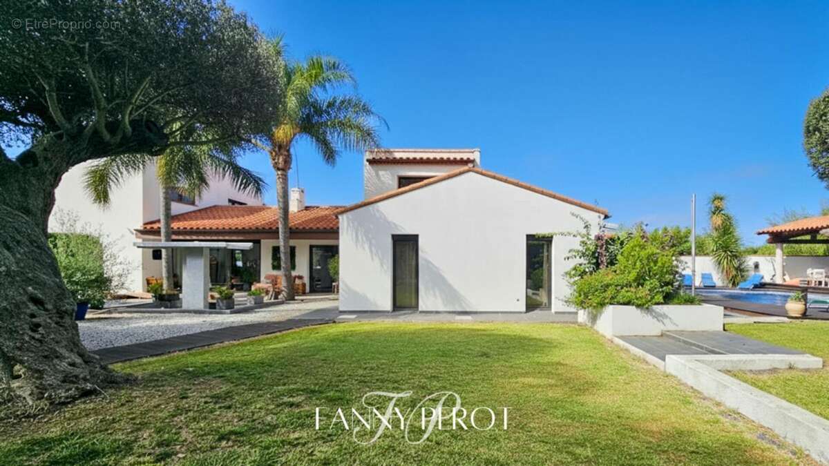 Exceptionnelle villa de 205m² + terrain constructible à Saint-Cyprien - photo 5