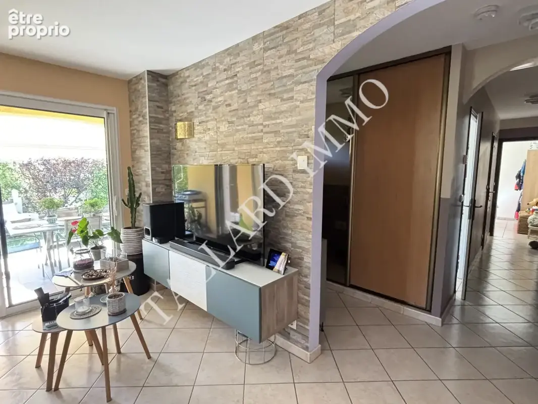La Saulce, villa de plain-pied, T 4 + garage sur terrain 781 m2. - photo 23