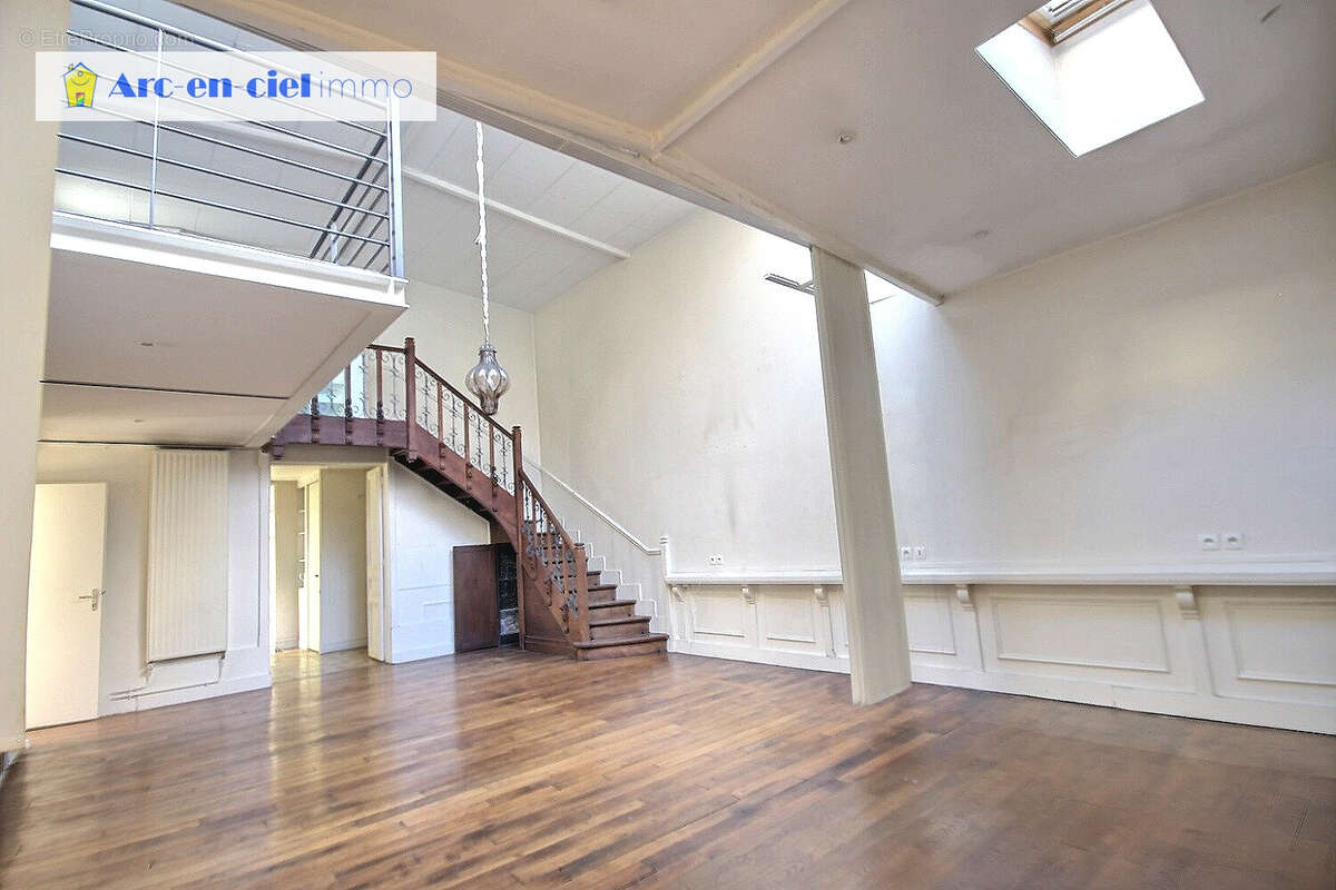 Appartement à PARIS-17E