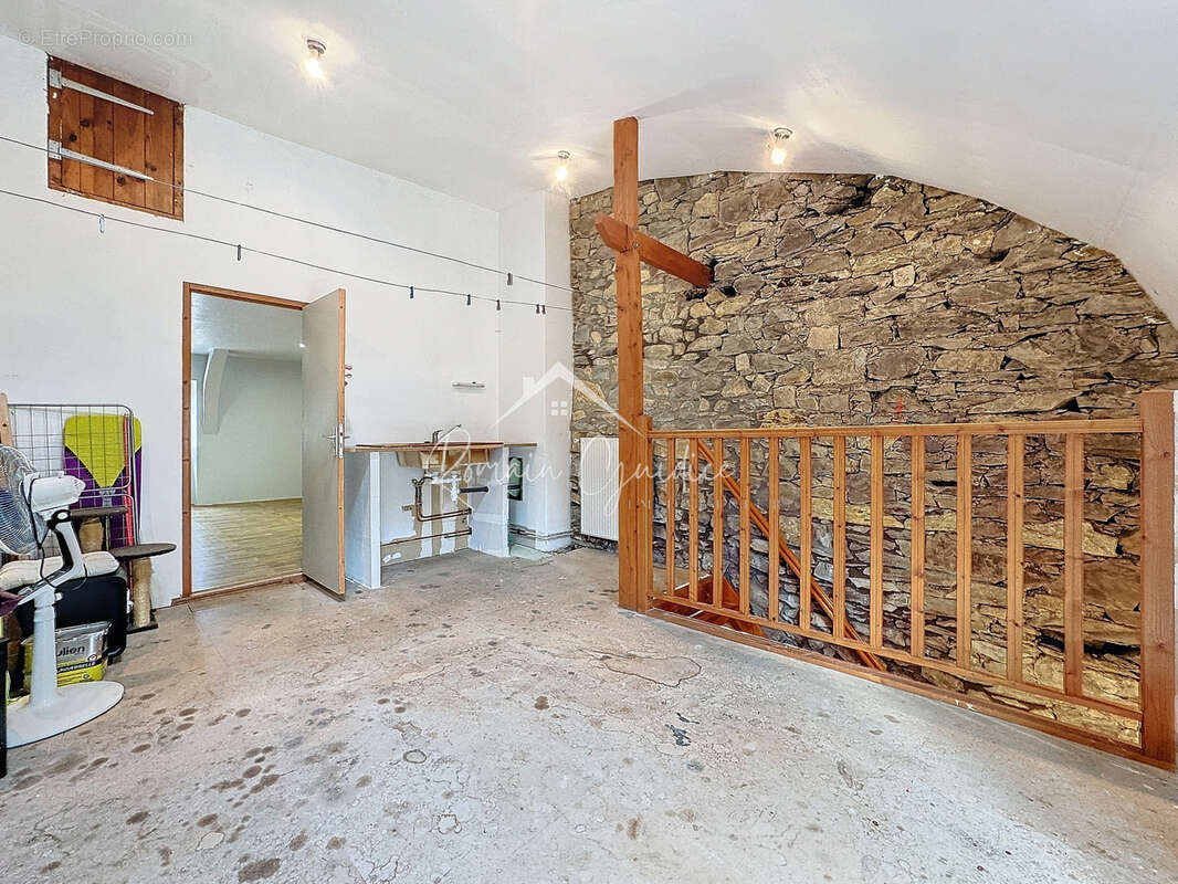 Maison à SAINT-GEORGES-DE-LUZENCON