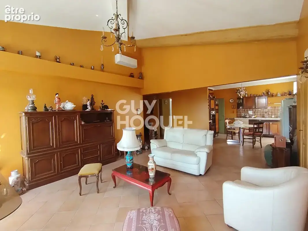 Carpentras - Appartement type 3 de 110 m² avec ascenseur dans ancien Hôtel Particulier - photo 2