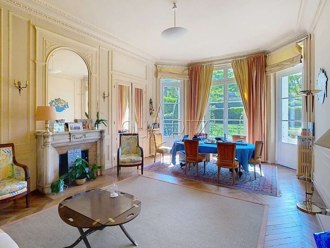 Appartement à LE CHESNAY