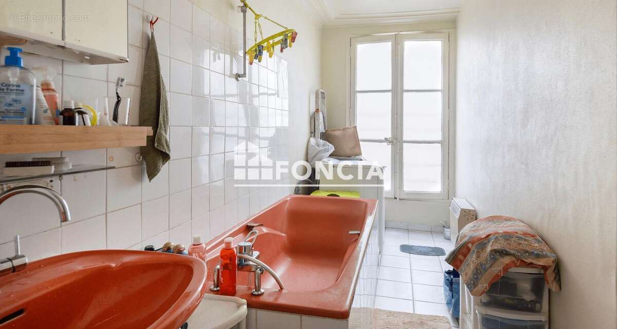 Appartement à PARIS-10E