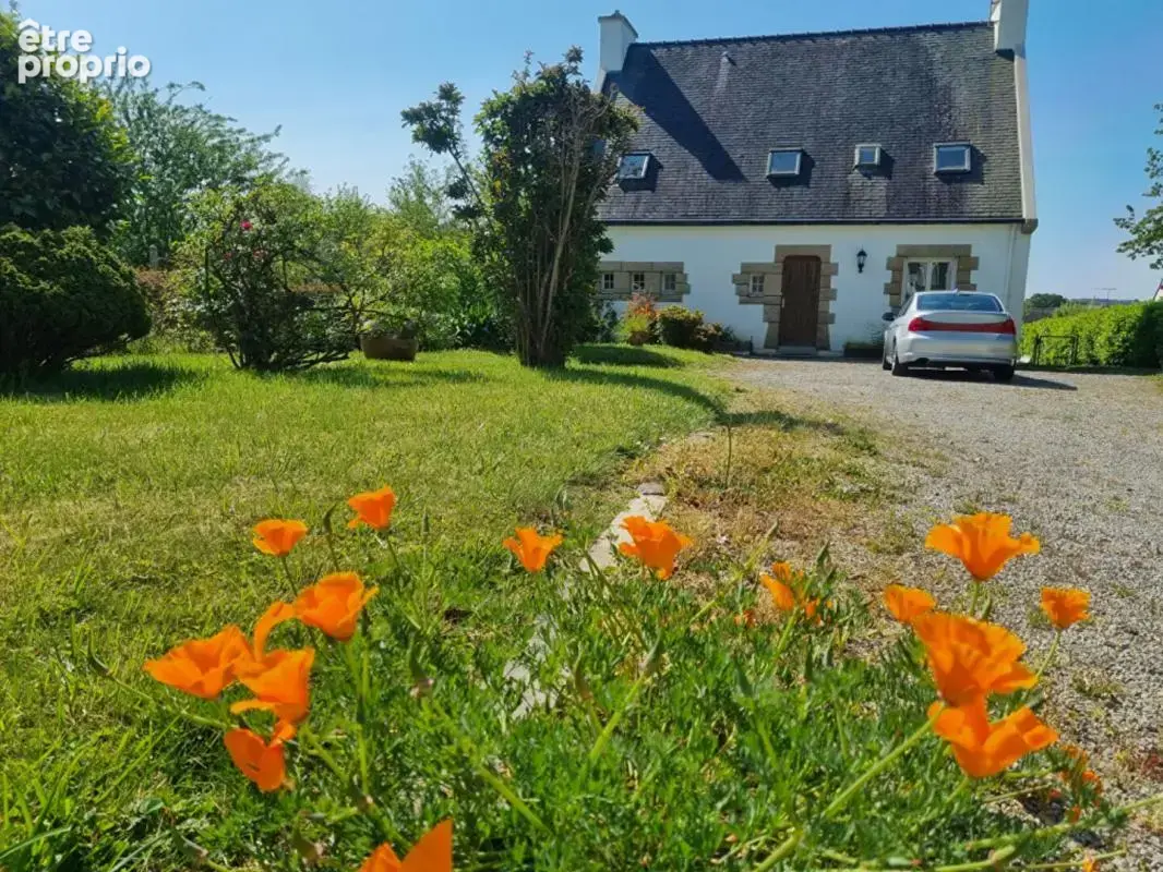 Maison rénovée 130 m² + 46 m² de dépendances, 4 chambres, Jardin, Garage & atelier - photo 2