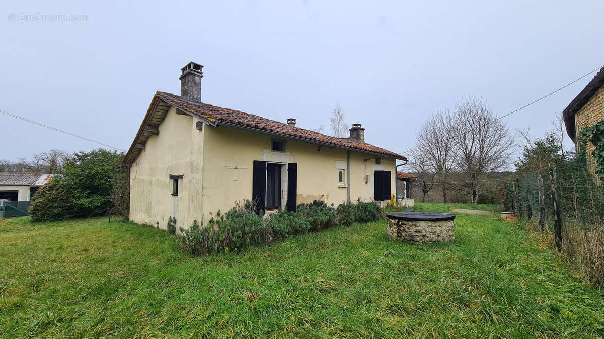 Stone cottage for sale Charente_143140 - Maison à AUBETERRE-SUR-DRONNE