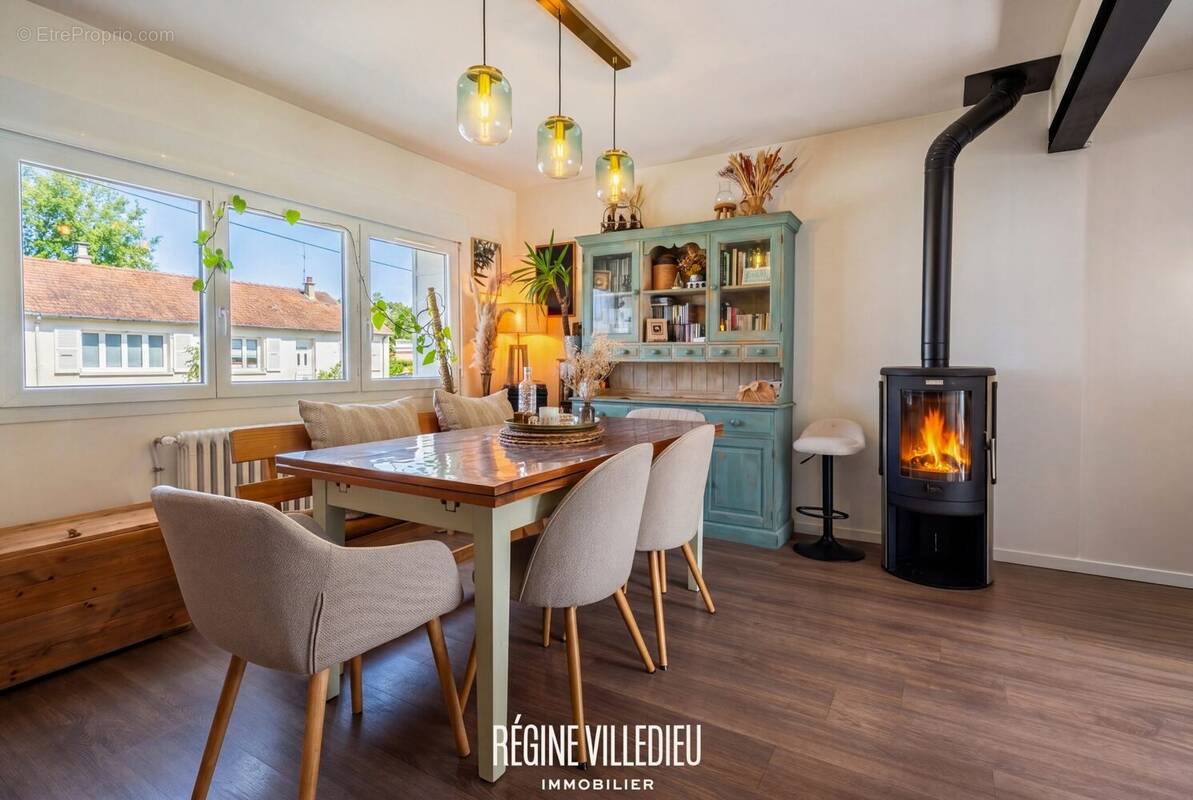 Maison à EQUEURDREVILLE-HAINNEVILLE