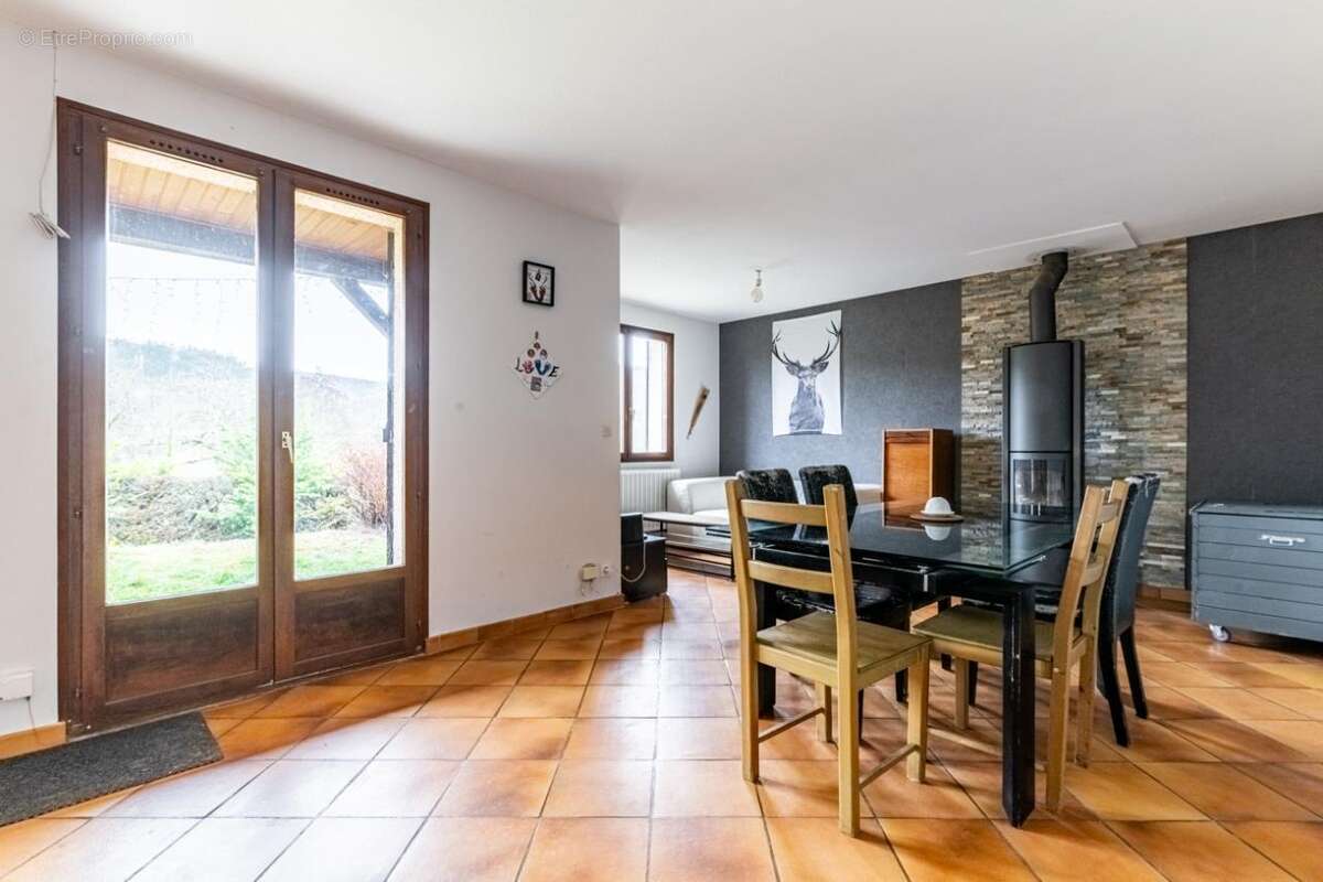 Maison à VEUVEY-SUR-OUCHE