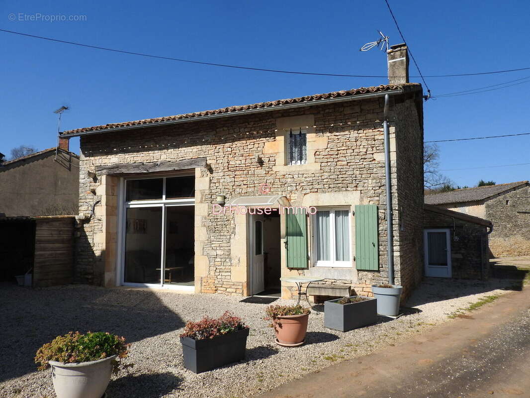 Maison 218 m² à Chaunay  - photo 4