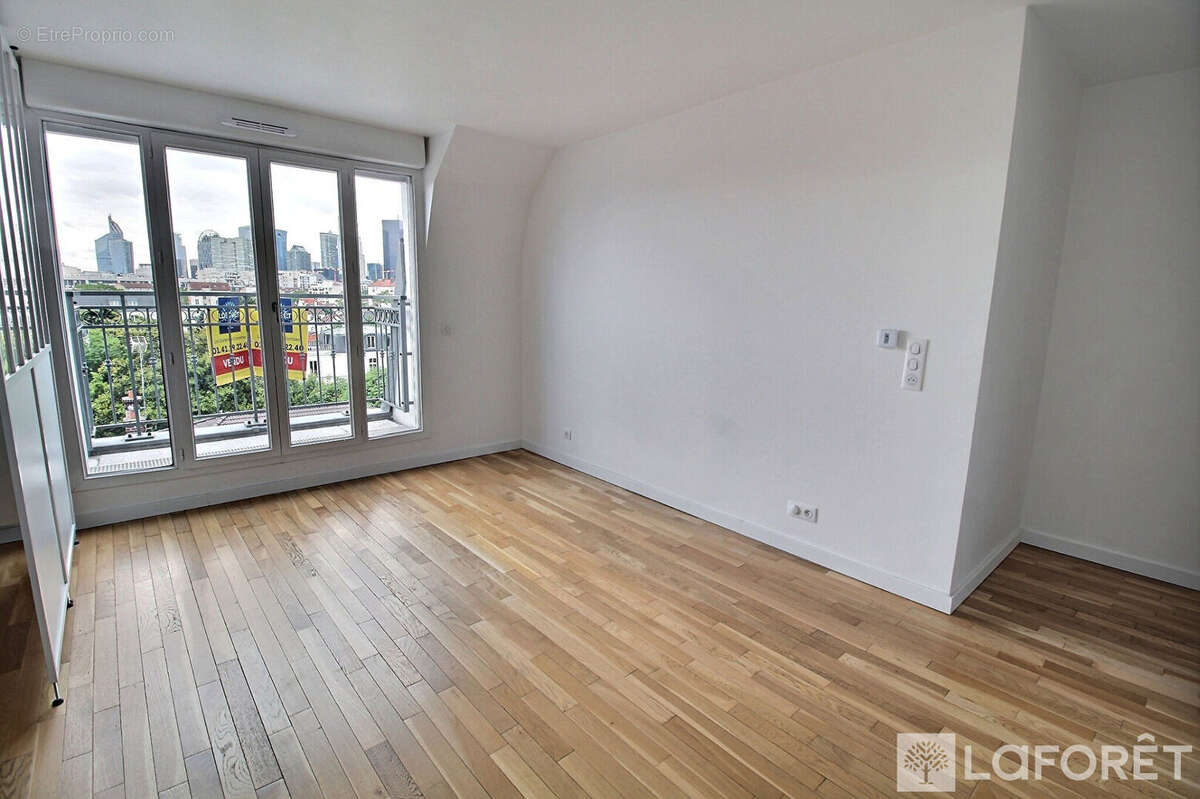 Appartement à LA GARENNE-COLOMBES