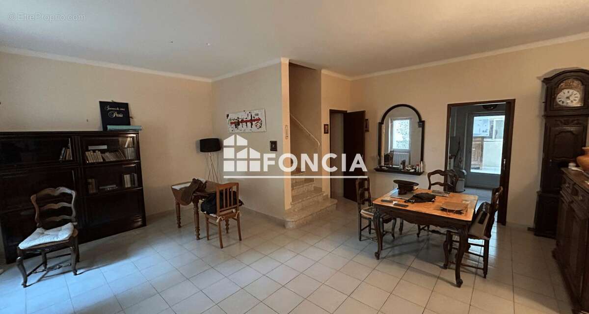 Maison à COURTHEZON