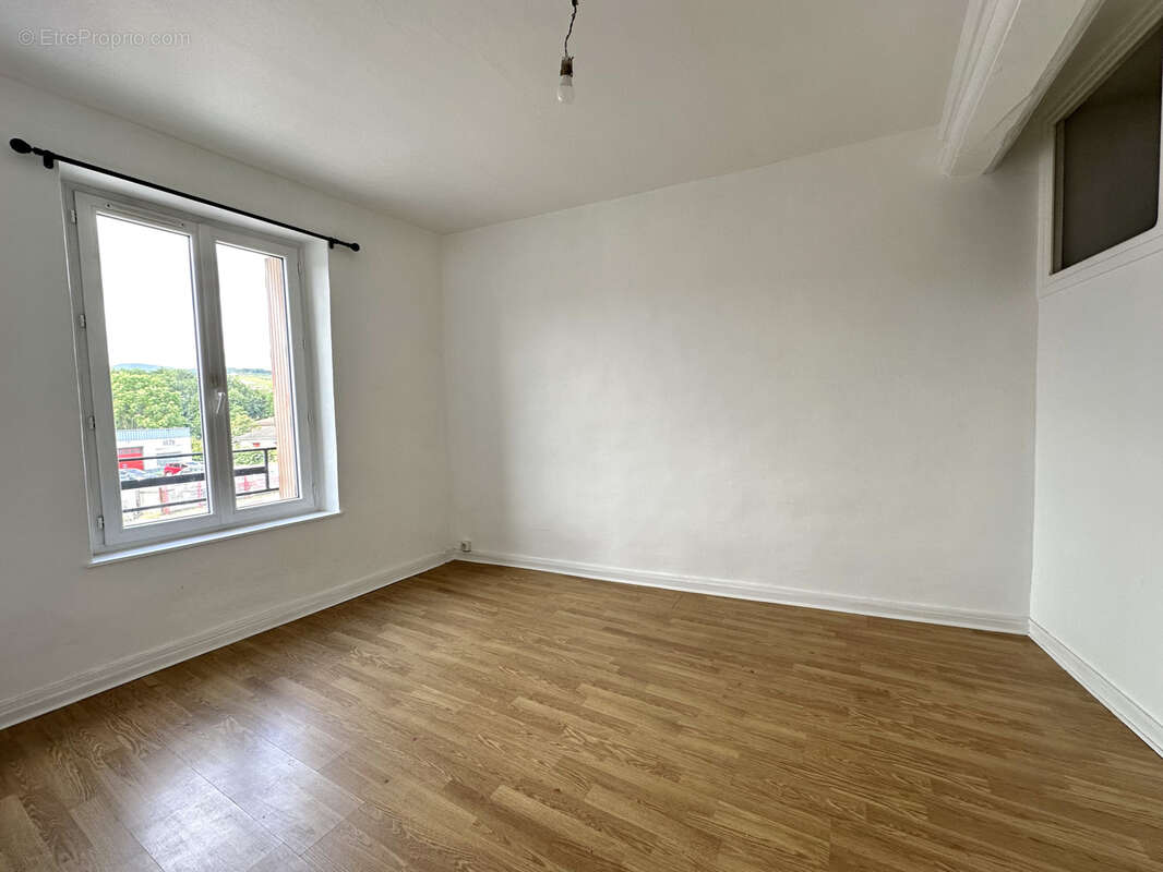 Appartement à THURINS