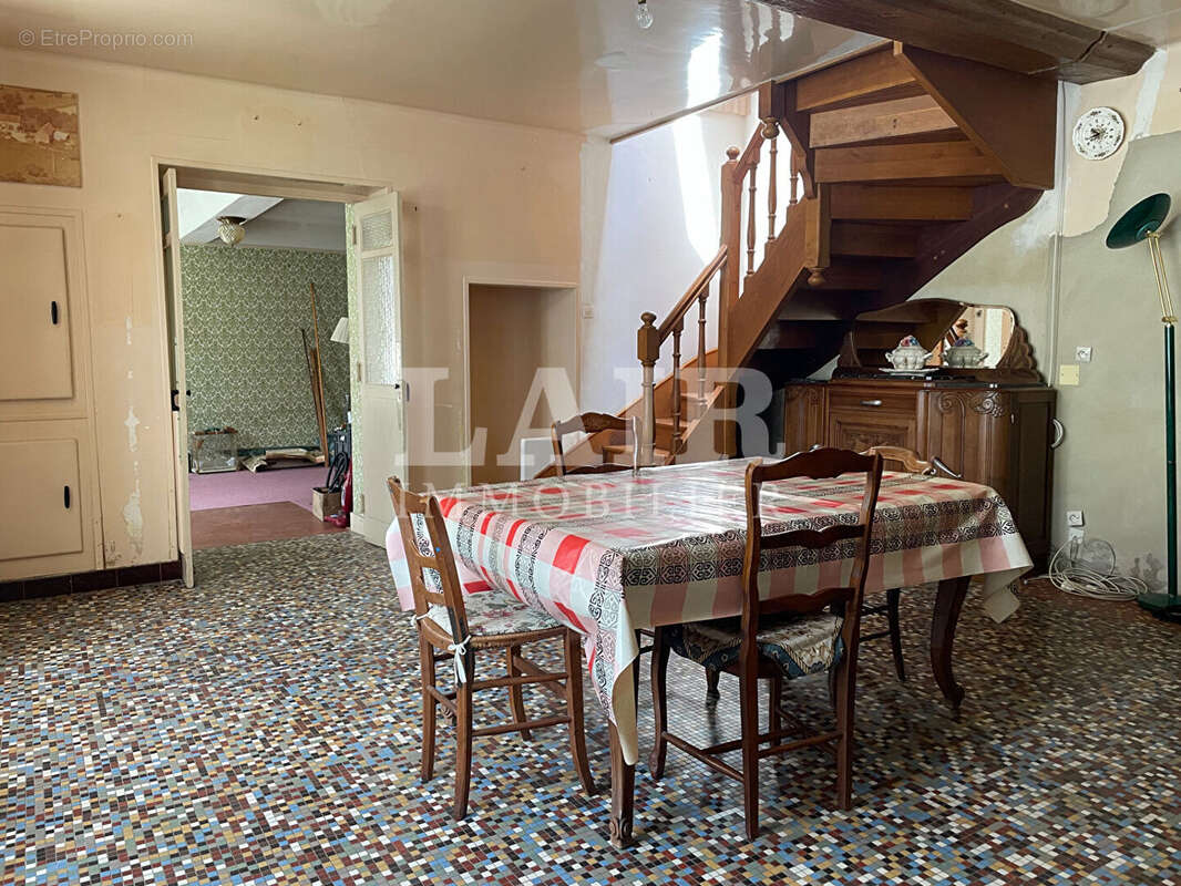 Maison à MAUVES-SUR-HUISNE